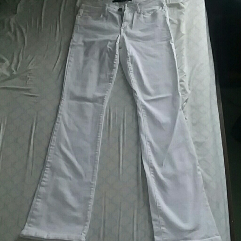 White denim jeans